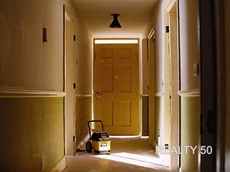 Организация хранения: шкафы и стеллажи